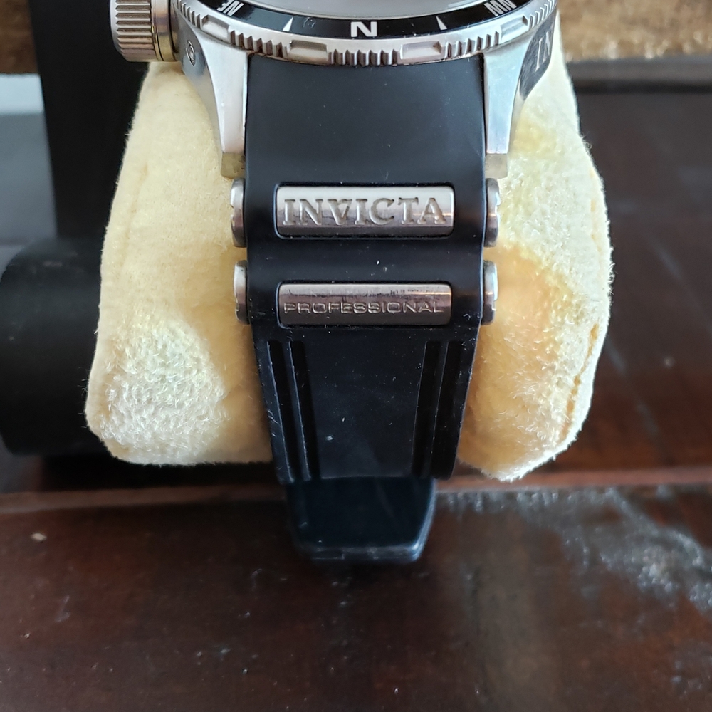 Invicta Aviator - Picture 6 of 10
